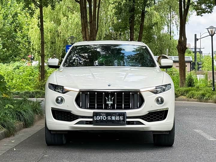 Maserati Levante, 2022 — фото 2 из 9