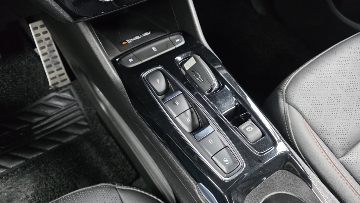 Chevrolet Bolt EUV, 2023 — фото 8 из 12