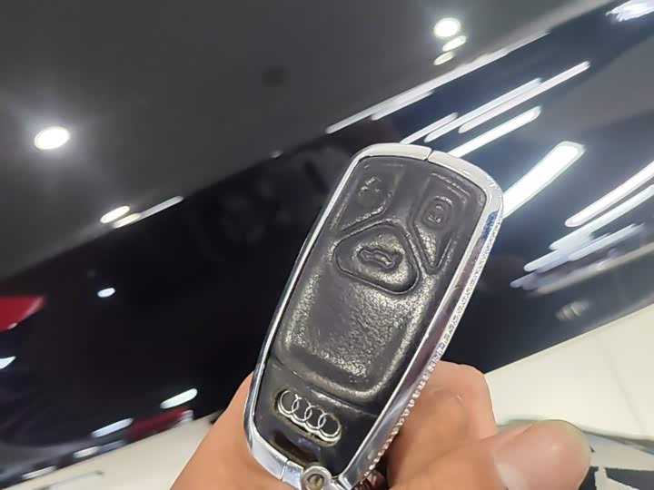 Audi Q5L Sportback, 2023 — фото 9 из 9