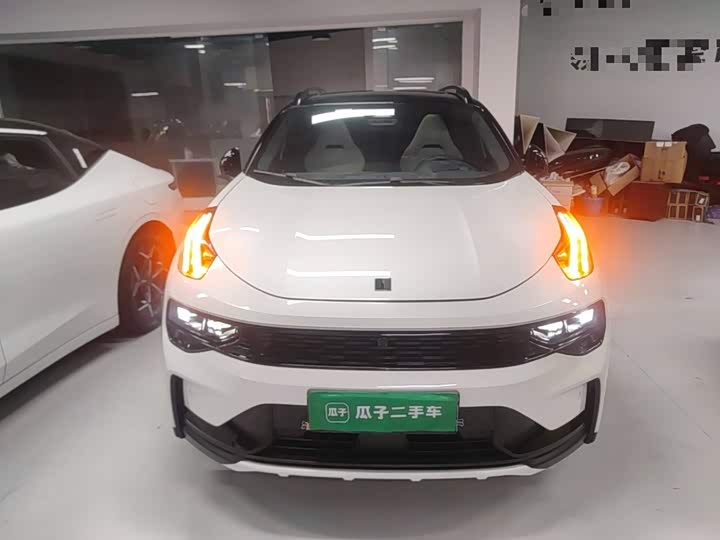 Lynk & Co 01 EM-P Hybrid, 2022 — фото 3 из 9