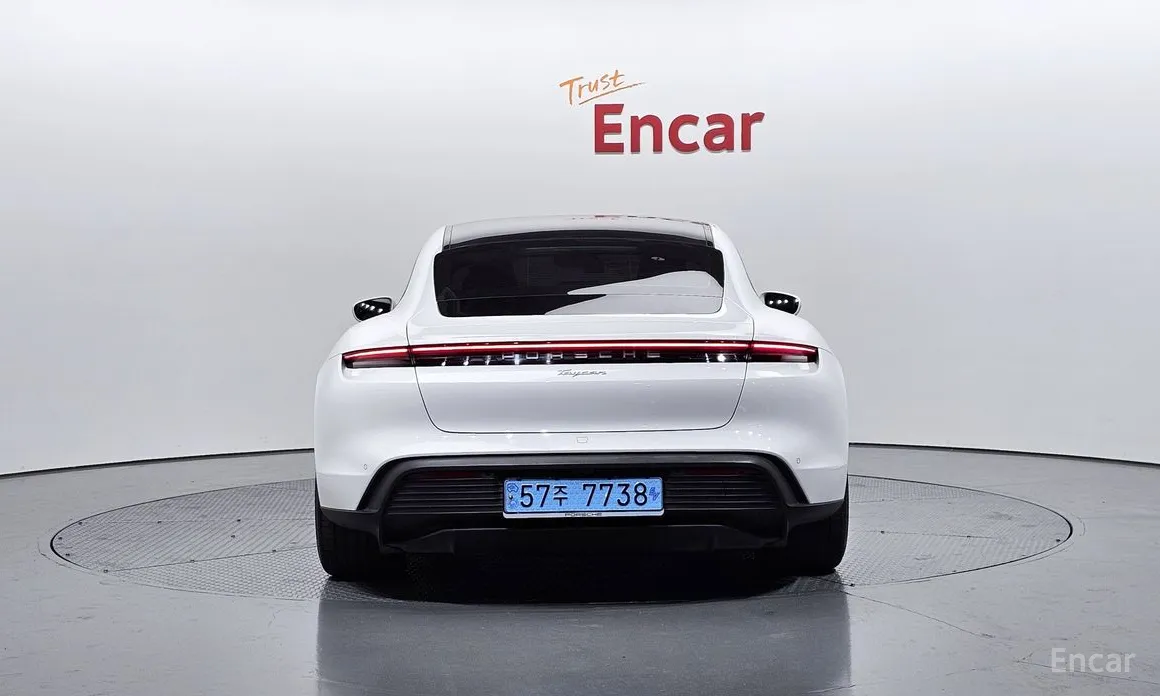 Porsche Taycan, 2023 — фото 4 из 12