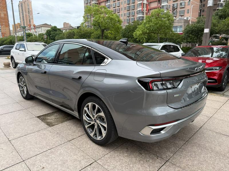 Ford Mondeo, 2022 — фото 4 из 10