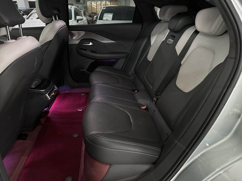 BAIC Arcfox Alpha S, 2021 — фото 11 из 12