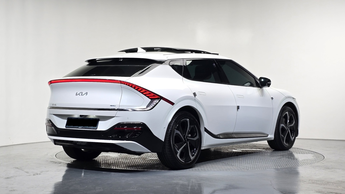 Kia EV6, 2021 — фото 2 из 12