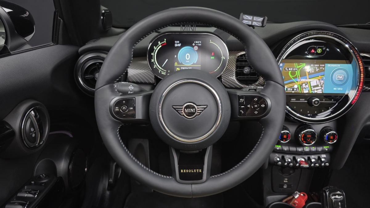Mini Cooper Convertible, 2023 — фото 12 из 12