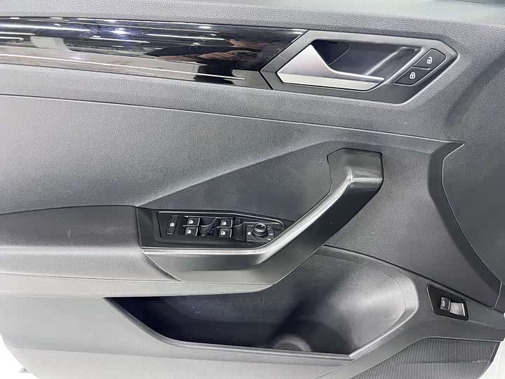 Volkswagen T-Roc, 2022 — фото 8 из 9