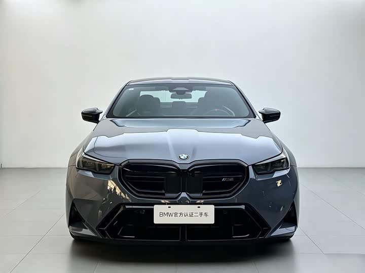 BMW M5 Hybrid, 2025 — фото 2 из 9
