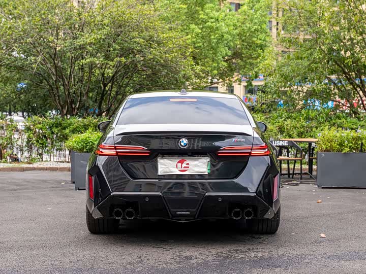 BMW M5 Hybrid, 2026 — фото 5 из 9