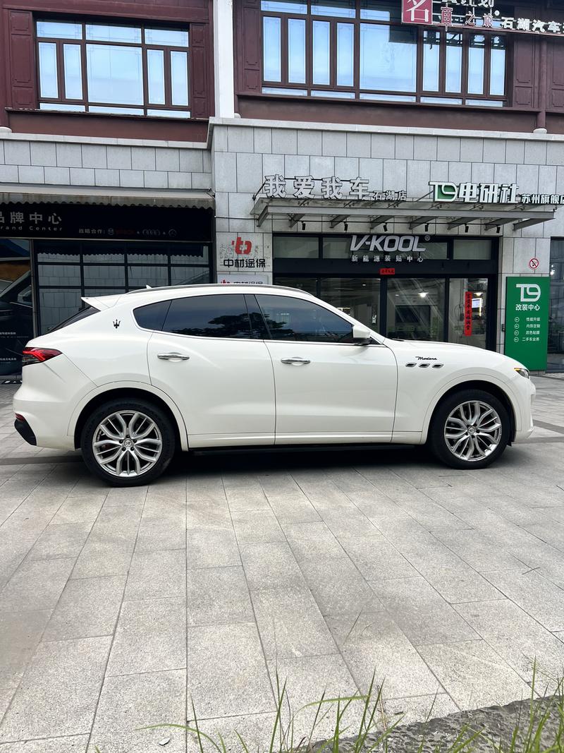 Maserati Levante, 2021 — фото 7 из 12