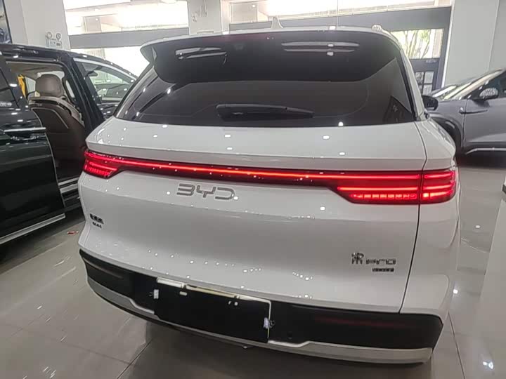 BYD Song Pro Hybrid, 2024 — фото 6 из 9