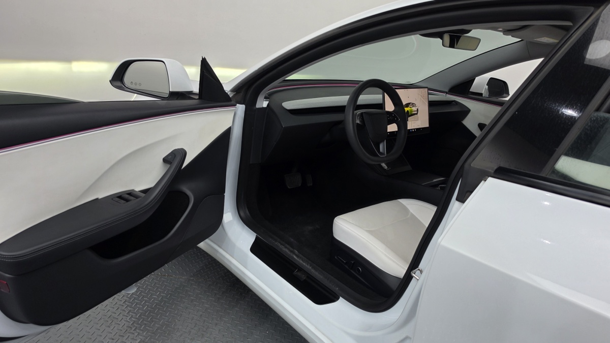 Tesla Model 3, 2024 — фото 9 из 12