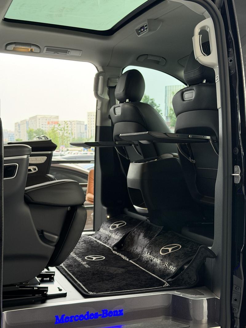 Mercedes-Benz V-Class, 2025 — фото 10 из 11