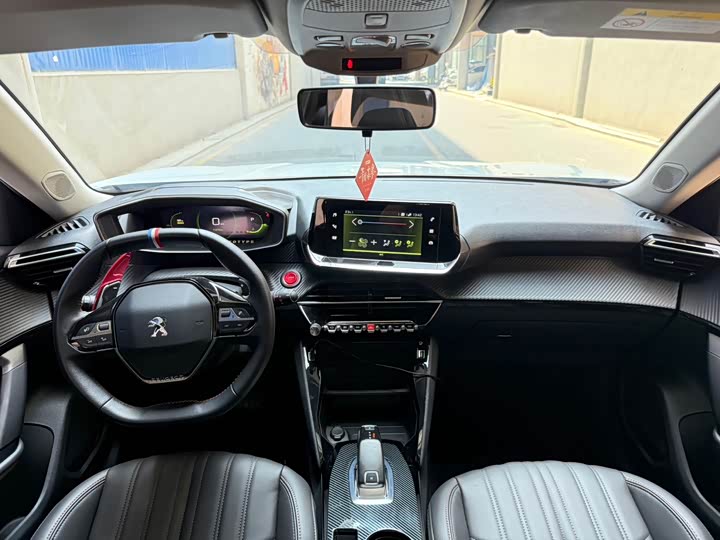 Peugeot 2008, 2024 — фото 8 из 9