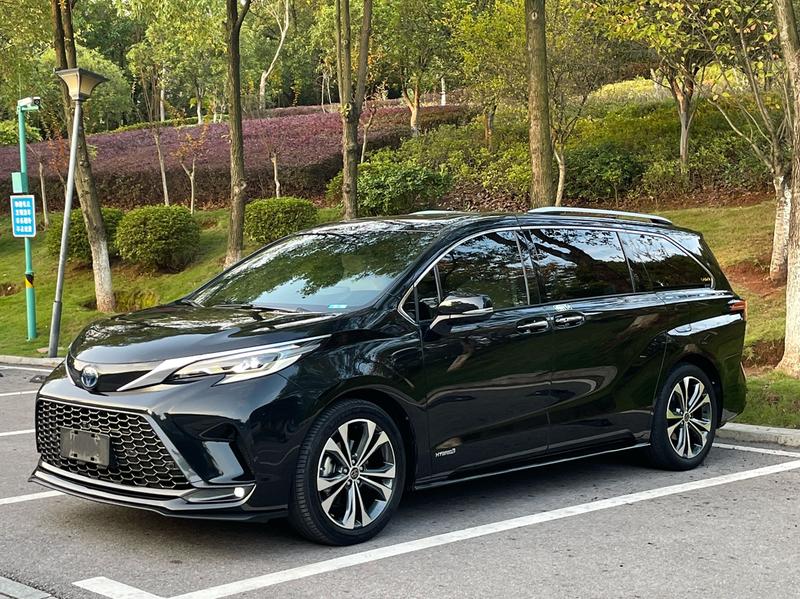Toyota Granvia, 2022 — купить в Перми под ключ