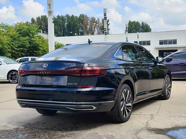 Volkswagen Passat, 2023 — фото 7 из 9
