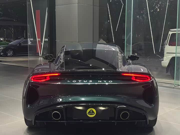 Lotus Emira, 2023 — фото 2 из 9