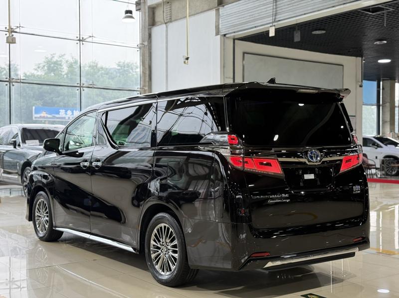 Toyota Vellfire, 2022 — фото 5 из 12