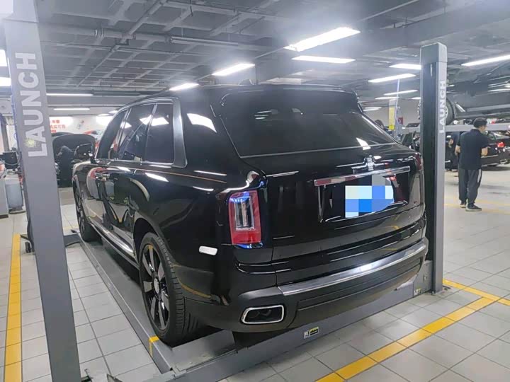 Rolls-Royce Cullinan, 2024 — фото 2 из 5