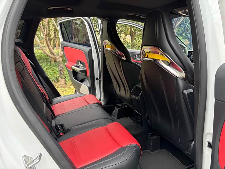 Mercedes-Benz GLA-Class AMG, 2023 — фото 8 из 9