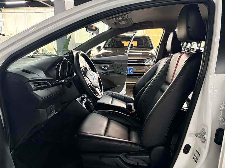 Toyota Yaris L Hatchback, 2022 — фото 4 из 9