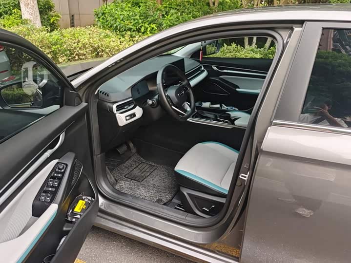 Geely Emgrand, 2023 — фото 9 из 9