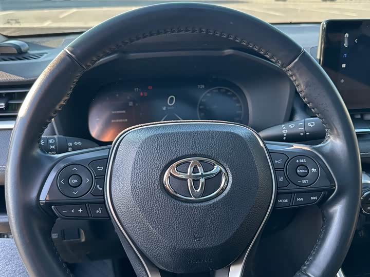 Toyota Wildlander, 2023 — фото 9 из 9