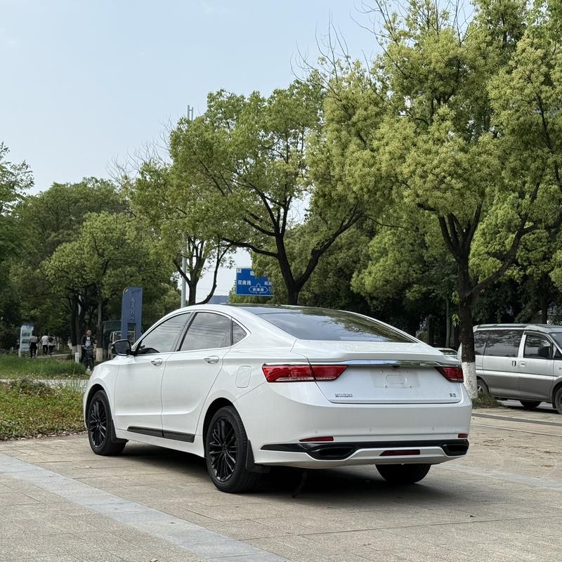 Geely Emgrand GT, 2022 — фото 5 из 12