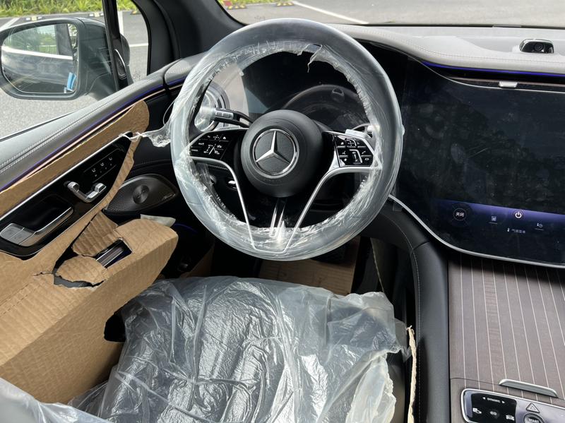 Mercedes-Benz EQS SUV, 2026 — фото 10 из 12