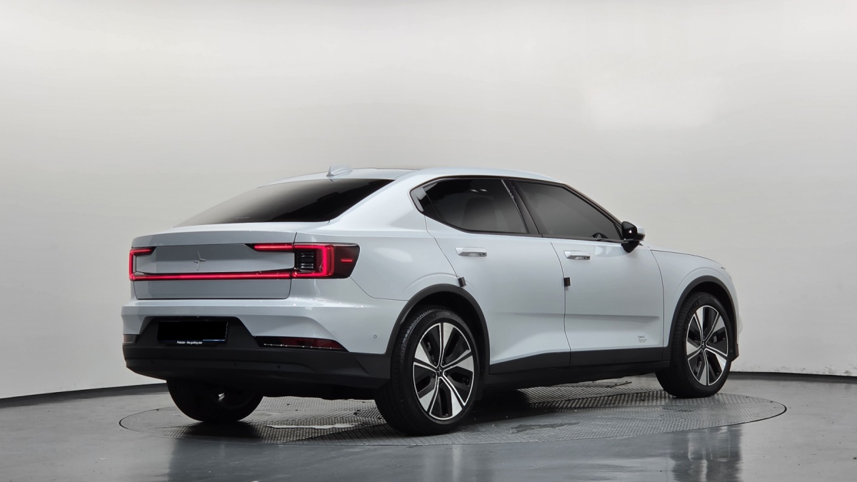 Polestar 2, 2022 — фото 2 из 12