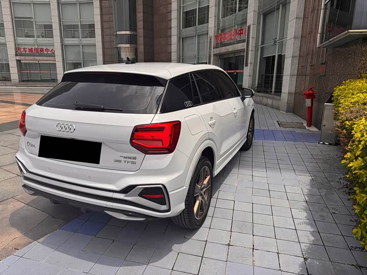 Audi Q2L, 2022 — фото 6 из 9