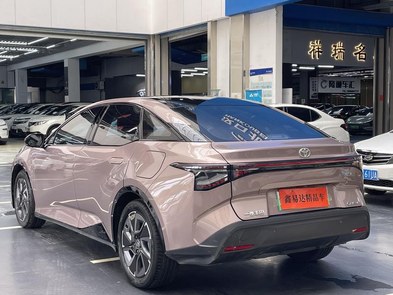 Toyota bZ3, 2023 — фото 4 из 12