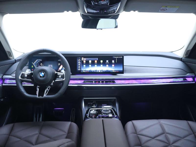 BMW 7 Series, 2023 — фото 8 из 12
