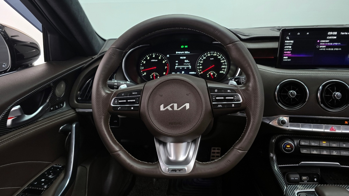 Kia Stinger, 2022 — фото 8 из 12