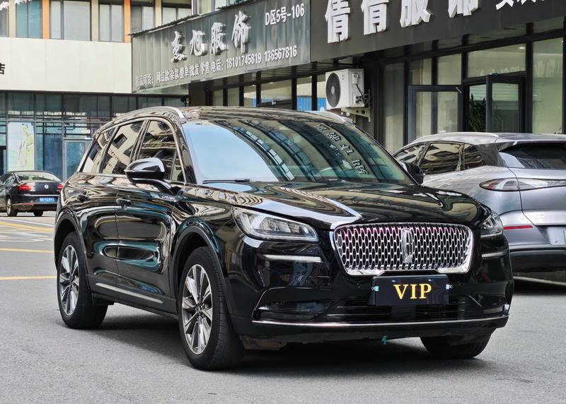 Lincoln Corsair, 2022 — фото 3 из 10