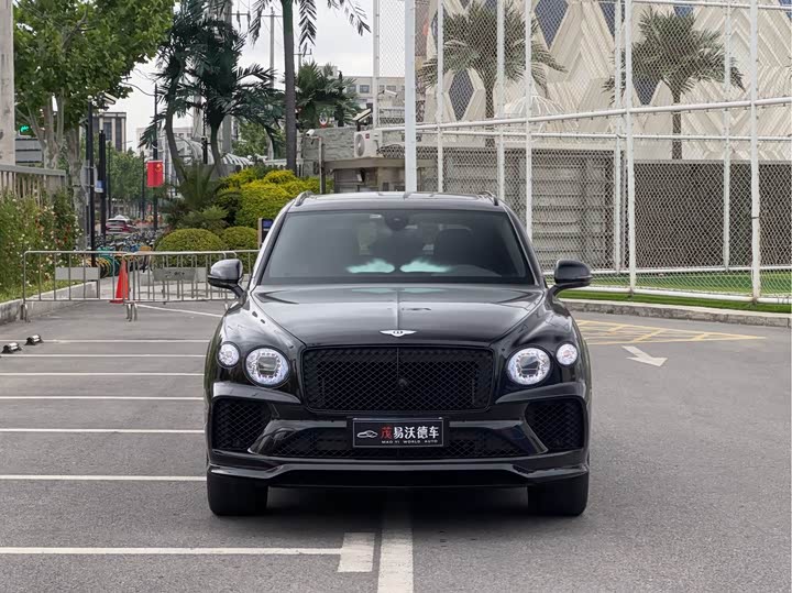 Bentley Bentayga, 2022 — фото 2 из 9
