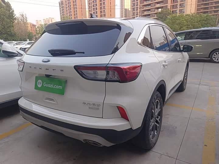 Ford Escape, 2022 — фото 7 из 9