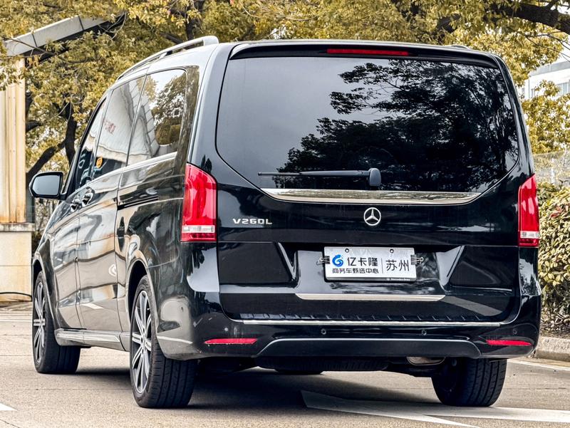 Mercedes-Benz V-Class, 2023 — фото 4 из 12