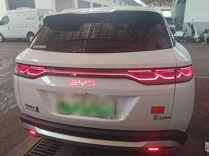 BYD Song L DM-i Hybrid, 2024 — фото 6 из 9