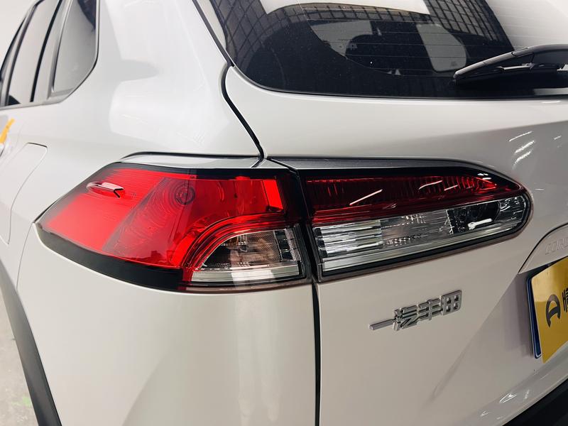 Toyota Corolla Cross, 2023 — фото 10 из 12