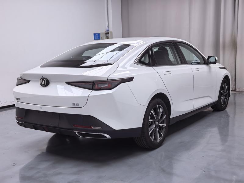 Changan Eado Plus, 2024 — фото 6 из 12