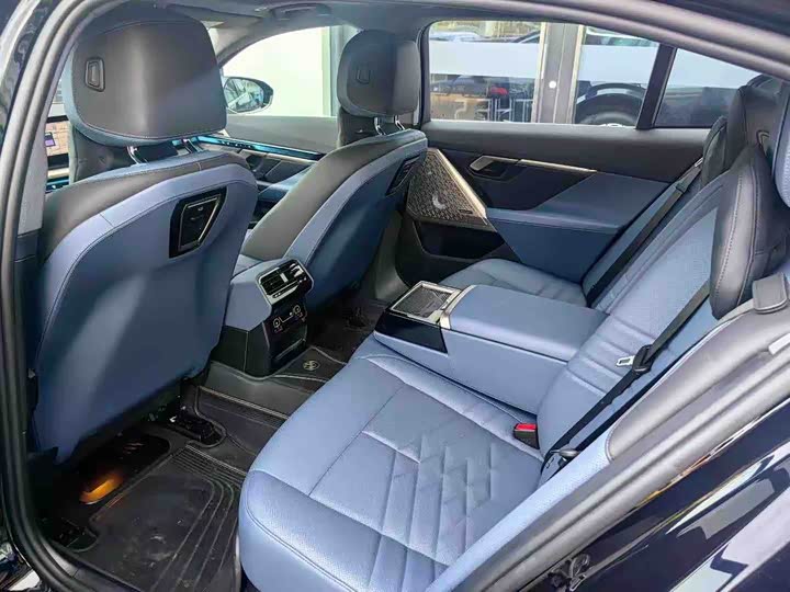 BMW 5 Series, 2024 — фото 5 из 9