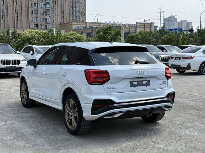 Audi Q2L, 2023 — фото 7 из 9