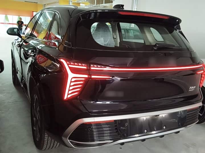 Hongqi HS3 Hybrid, 2026 — фото 5 из 9