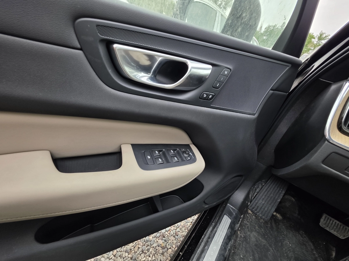 Volvo Xc60, 2025 — фото 10 из 12