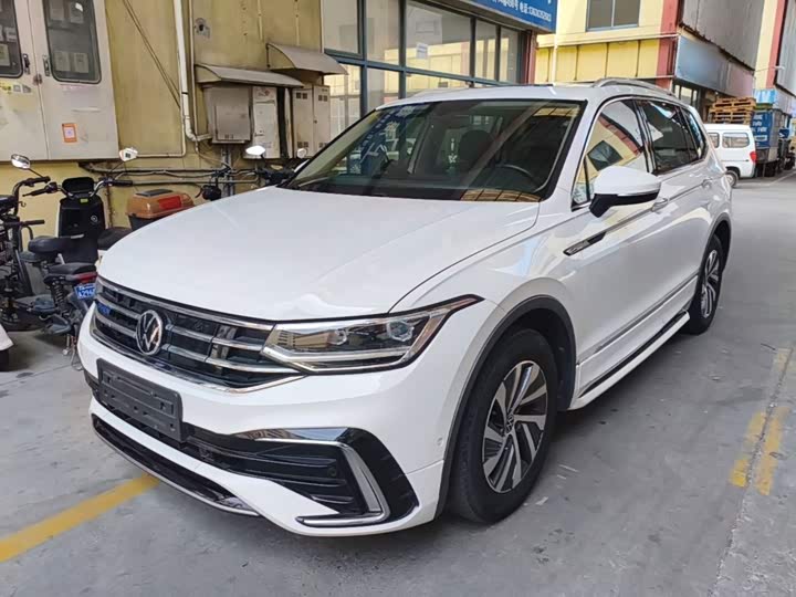 Volkswagen Tiguan L Hybrid, 2022 — фото 2 из 9