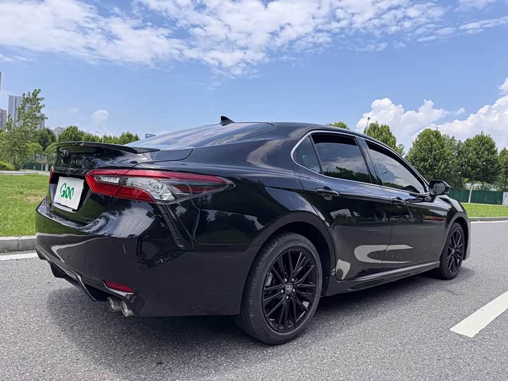 Toyota Camry, 2023 — фото 5 из 9