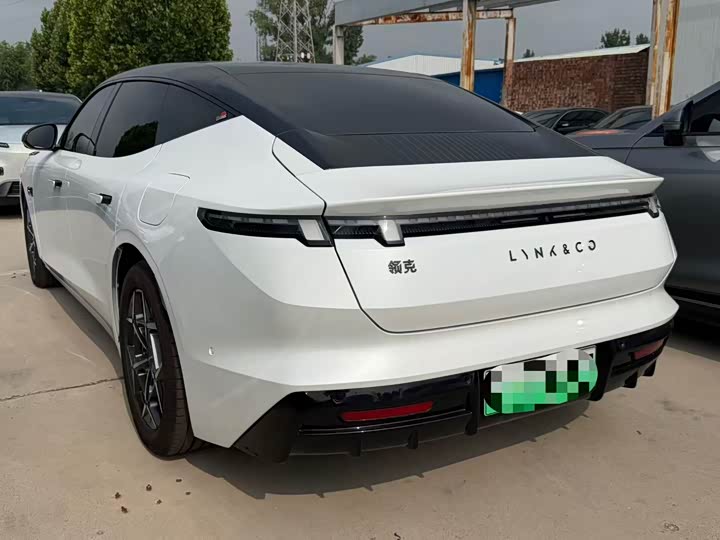 Lynk & Co 30 EM-P Hybrid, 2025 — фото 7 из 9