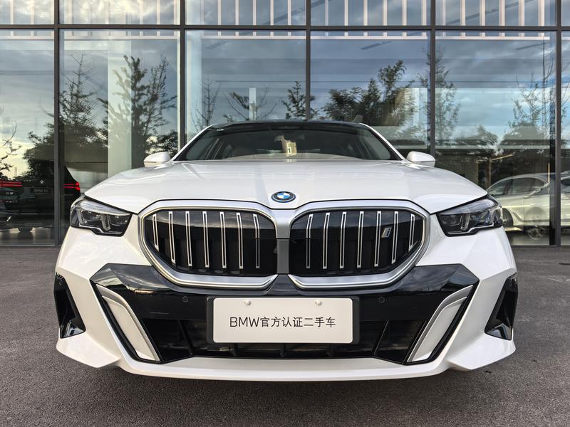 BMW i5, 2025 — фото 2 из 12