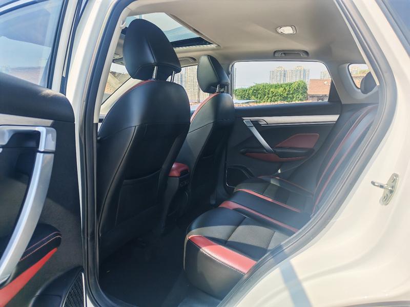 Geely Coolray, 2022 — фото 10 из 11