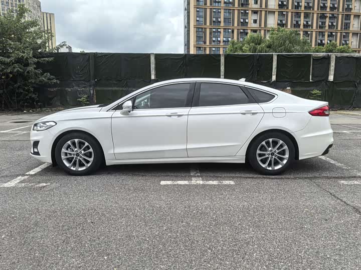 Ford Mondeo, 2022 — фото 3 из 9